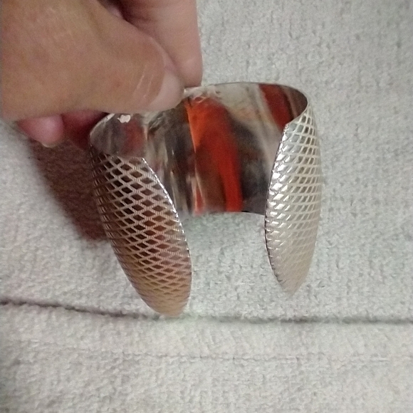 Super wide textured goldtone cuff bracelet runway statement - Picture 2 of 4